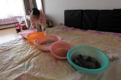 林口楼上漏水，住户失联，小区没物管，业主维权难！律师来支招……
